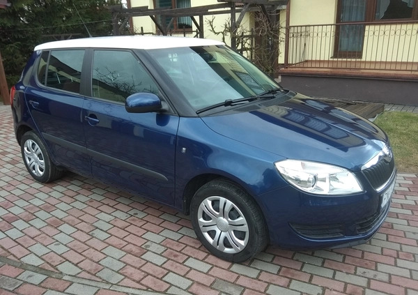 Skoda Fabia cena 21900 przebieg: 43500, rok produkcji 2011 z Konin małe 232